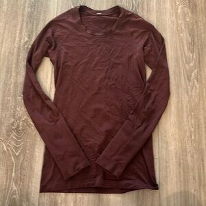 Long sleeve swiftly tech maroon size 4